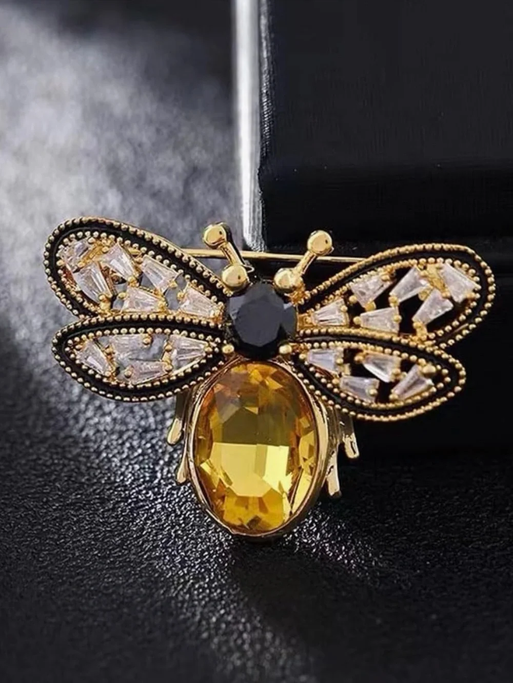 NWT ⚜️🐝⚜️ Piper K Honeybee / Bumblebee Brooch Pin